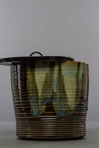 Yokoen ware with Lacquered Wood Lid