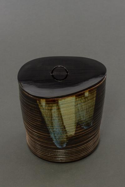 Yokoen ware with Lacquered Wood Lid