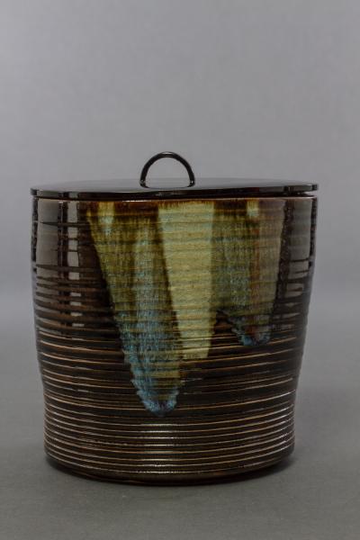 Yokoen ware with Lacquered Wood Lid