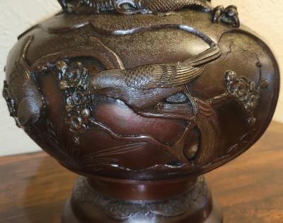 Yoshida Zo Meiji Period High Quality Japanese Bronze Vase by Yoshida Zo