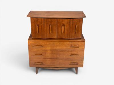 Young Manufacturing Highboy Dreser Walnut USA 1960s
