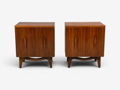 Young Manufacturing Modern Nightstands Walnut USA 1960s