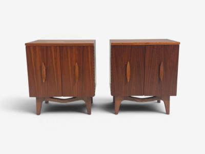 Young Manufacturing Modern Nightstands Walnut USA 1960s