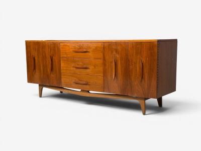 Young Manufacturing Standard Dreser Walnut USA 1960s