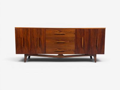 Young Manufacturing Standard Dreser Walnut USA 1960s