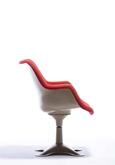 Yrjo Kukkapuro Yrj Kukkapuro Molded Fiberglass Swivel Armchair