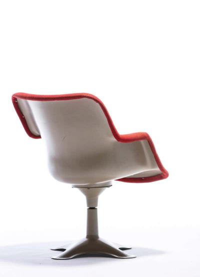 Yrjo Kukkapuro Yrj Kukkapuro Molded Fiberglass Swivel Armchair