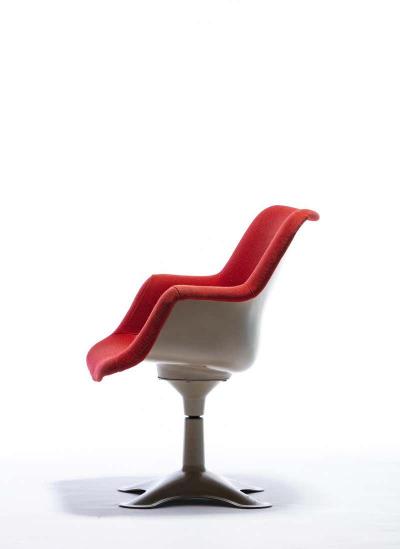 Yrjo Kukkapuro Yrj Kukkapuro Molded Fiberglass Swivel Armchair