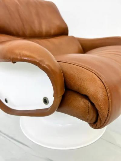 Yrjo Kukkapuro Yrjo Kukkapuro Saturn Lounge Chairs Model B 175 18 1960s Finland