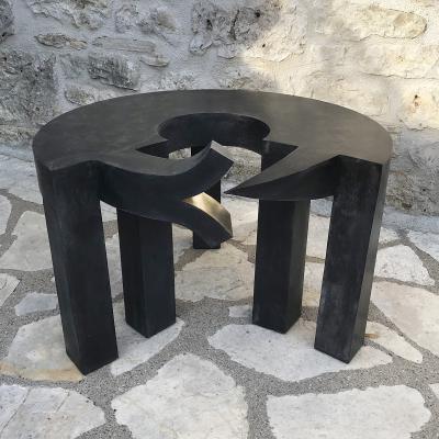 Yves PAGART ELLE A DU CHIEN Unique dog side table in patinated zinc and brass
