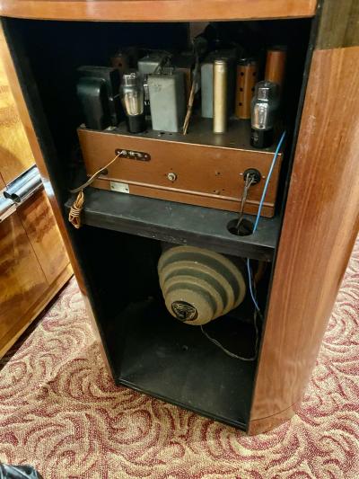 Zenith 9S263 Sutter Dial Oval Shaped Console Radio with Bluetooth