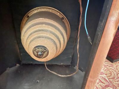 Zenith 9S263 Sutter Dial Oval Shaped Console Radio with Bluetooth