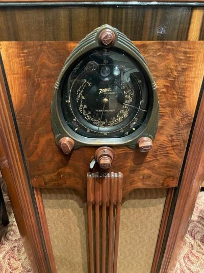 Zenith 9S263 Sutter Dial Oval Shaped Console Radio with Bluetooth