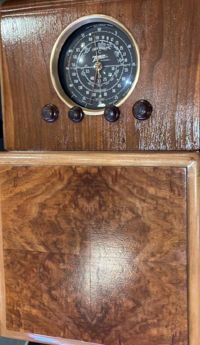 Zenith Chairside Radio Bar With Glasses Art Deco Rare