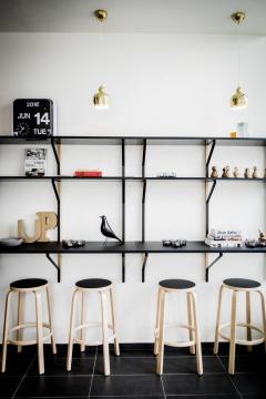  Artek Authentic High Stool 64 Counter Stool in Black by Alvar Aalto Artek - 994012