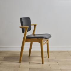  Artek Set of 4 Ilmari Tapiovaara Domus Chairs in Natural Oak and Leather for Artek - 3734351