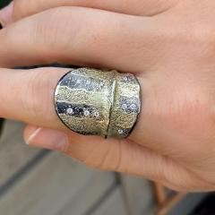 Atelier Zobel White Diamond Pure Gold Oxidized Silver Shield Ring Atelier Zobel 2025 - 4711184
