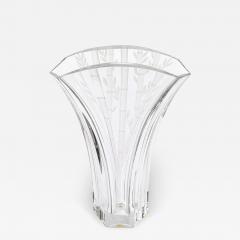  Baccarat Mid Century Modernist Ginkgo Vase with Etched Bamboo Motif signed Baccarat - 4231506