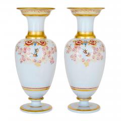  Baccarat Pair of antique floral opaline glass vases by Baccarat - 4247672