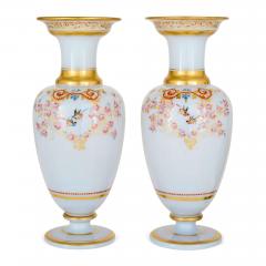  Baccarat Pair of antique floral opaline glass vases by Baccarat - 4247675
