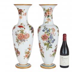  Baccarat Pair of floral opaline glass vases by Baccarat - 3464174