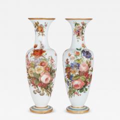  Baccarat Pair of floral opaline glass vases by Baccarat - 3467474