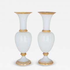  Baccarat Pair of large antique white glass vases by Baccarat - 4115122