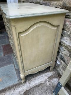  Baker Furniture Company Vintage Pair Baker French Country Louis XV Style Bachelor Chests - 4429011