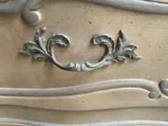  Baker Furniture Company Vintage Pair Baker French Country Louis XV Style Bachelor Chests - 4429057