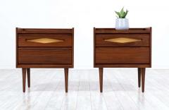  Bassett Furniture Mid Century Modern Walnut Night Stands with Lacquered Accent Drawers - 2300048