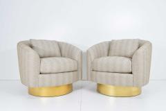  Bernhardt Furniture Company Pair of Like New Bernhardt Swivel Lounge Chairs - 1105407