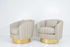  Bernhardt Furniture Company Pair of Like New Bernhardt Swivel Lounge Chairs - 1105409