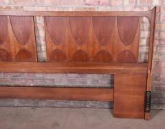  Broyhill Brasilia Lightly Restored Broyhill Brasilia Walnut King Size Sculpted Headboard 1970s - 3208687