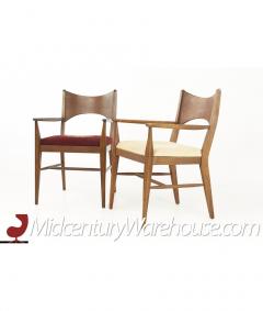  Broyhill Furniture Broyhill Saga Mid Century Walnut Captain Dining Chairs Pair - 3127991