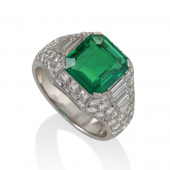  Bvlgari Bulgari Bulgari Emerald and Diamond Trombino Ring - 2623995