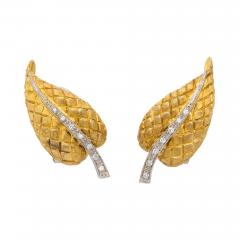  Cartier Cartier Leaf Form Clip Earrings with Diamond Stem - 789650