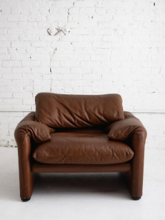  Cassina Maralunga Lounge Chair by Vico Magistretti for Cassina - 4560475