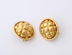  Chaumet Chaumet 18 K Quilted Clip Earrings - 2903801