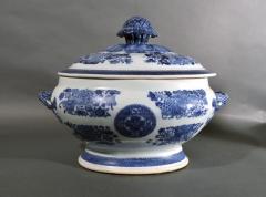  Chinese Porcelain 18th Century Chinese Export Porcelain Blue Fitzhugh Soup Tureen Cover Stand - 1614202