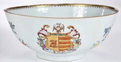  Chinese Porcelain Chinese Export Armorial Bowl Munro and Poyntz circa 1765 - 4579818
