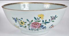  Chinese Porcelain Chinese Export Armorial Bowl Munro and Poyntz circa 1765 - 4579820