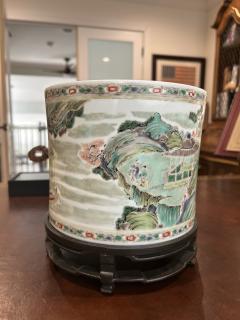  Chinese Porcelain Chinese Family Verte Porcelain Brushpot Qing Dynasty  - 4346124
