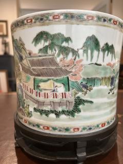  Chinese Porcelain Chinese Family Verte Porcelain Brushpot Qing Dynasty  - 4346125