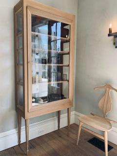  DEBORAH EHRLICH VITRINE IN WHITE OAK WITH 4 SIDES OF GLASS - 2992661