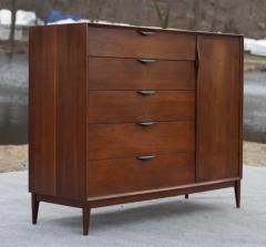  Dillingham Manufacturing Company Large Mid Century Modern Walnut Tall 7 Drawer Door Dresser Dillingham - 4126501
