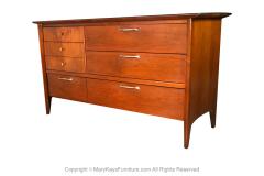  Drexel Drexel Heritage Furniture Mid Century Walnut Drexel Dresser - 2981334