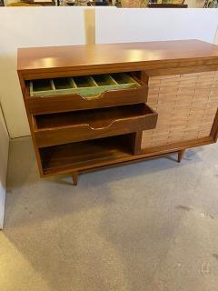  Dunbar American Modern Sliding Door Dresser Dunbar - 4613565