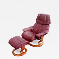  Ekornes Stressless Ekornes Stressless Adjustable Burgundy Leather Recliner Ottoman Norway Medium - 2625636