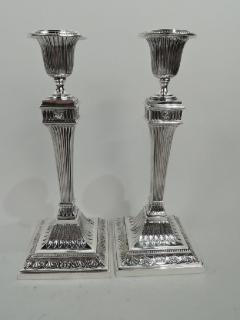  Elkington Co Pair of English Victorian Classical Sterling Silver Candlesticks 1894 - 3750751