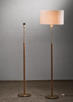  Falkenbergs Belysning Pair of oak and brass floor lamps - 3898334